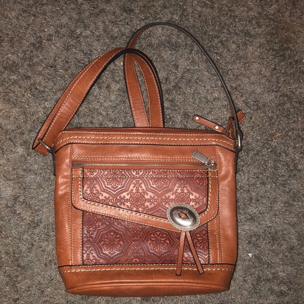 Born Concept cross body bag.